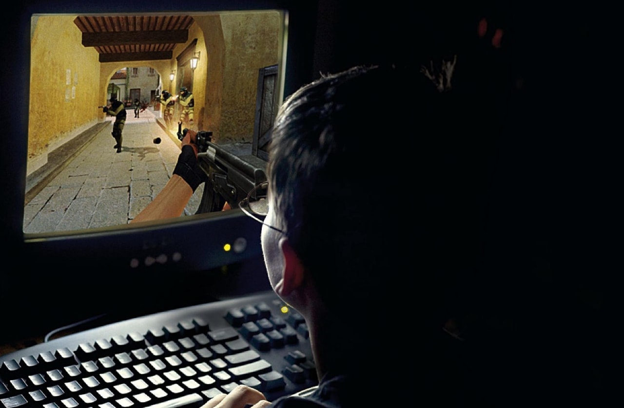 Strzelanie na ekranie a zabijanie kolegów