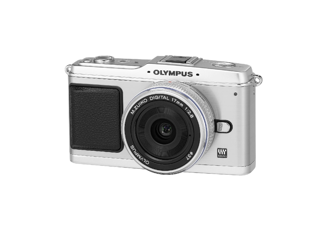 Olympus Pen EP-1 ma bardzo solidny korpus (bez lustra) o bardzo klasycznym designie.