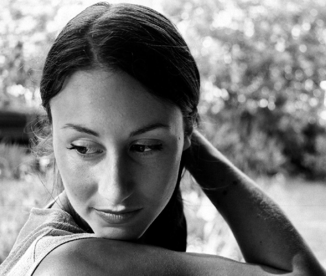 Dobieramy właściwy poziom wartości tonalnych i co za tym idzie kierujemy uwagę oglądającego na podmiot fotografii.