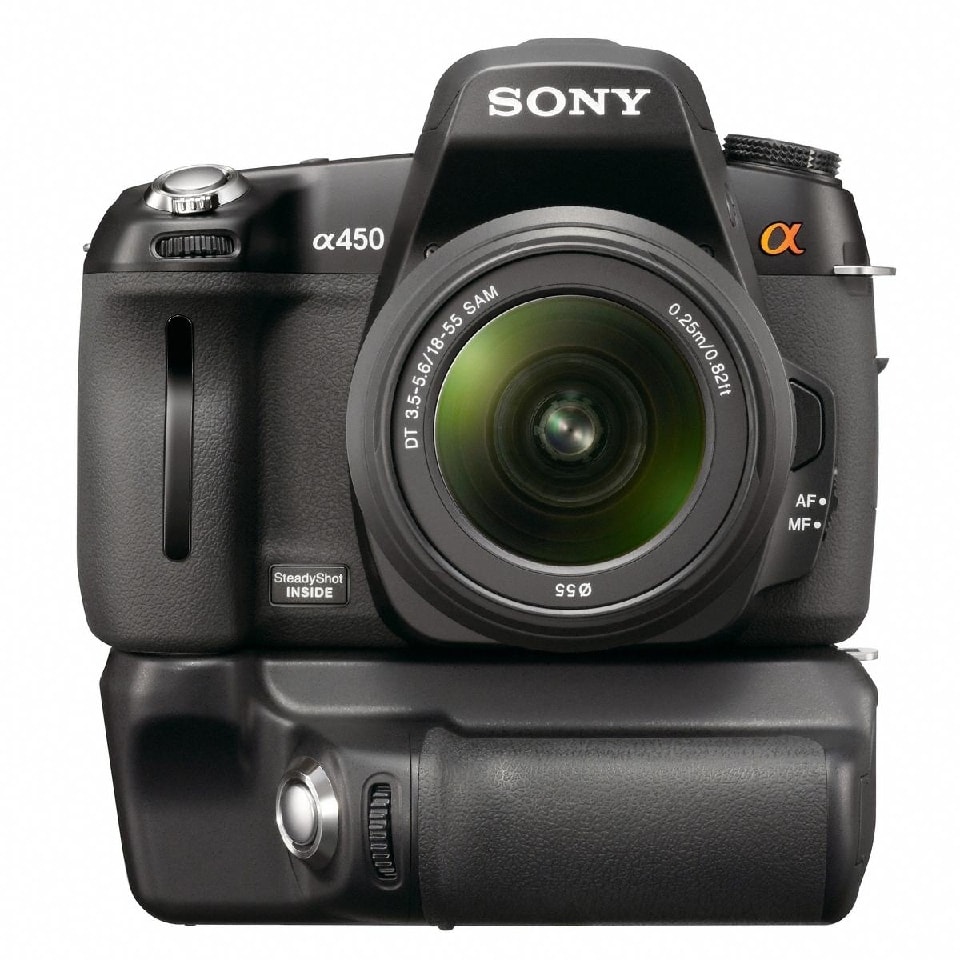 Nowa lustrzanka waży 520 gramów, zaś mierzy 137 x 104 x 81 mm