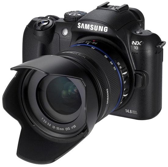 Samsung NX10 - rozmiar kompaktu, możliwości lustrzanki