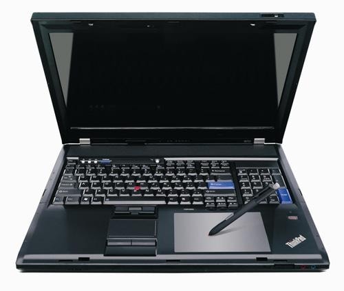 Notebook mierzy 52 mm grubości, a wazy grubo ponad 4 kilogramy