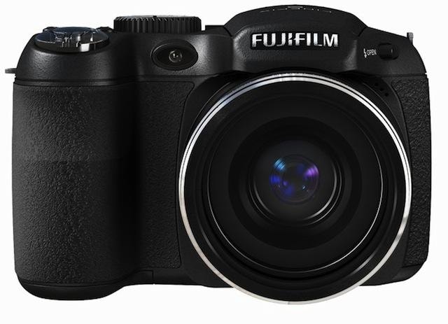FinePix S1800