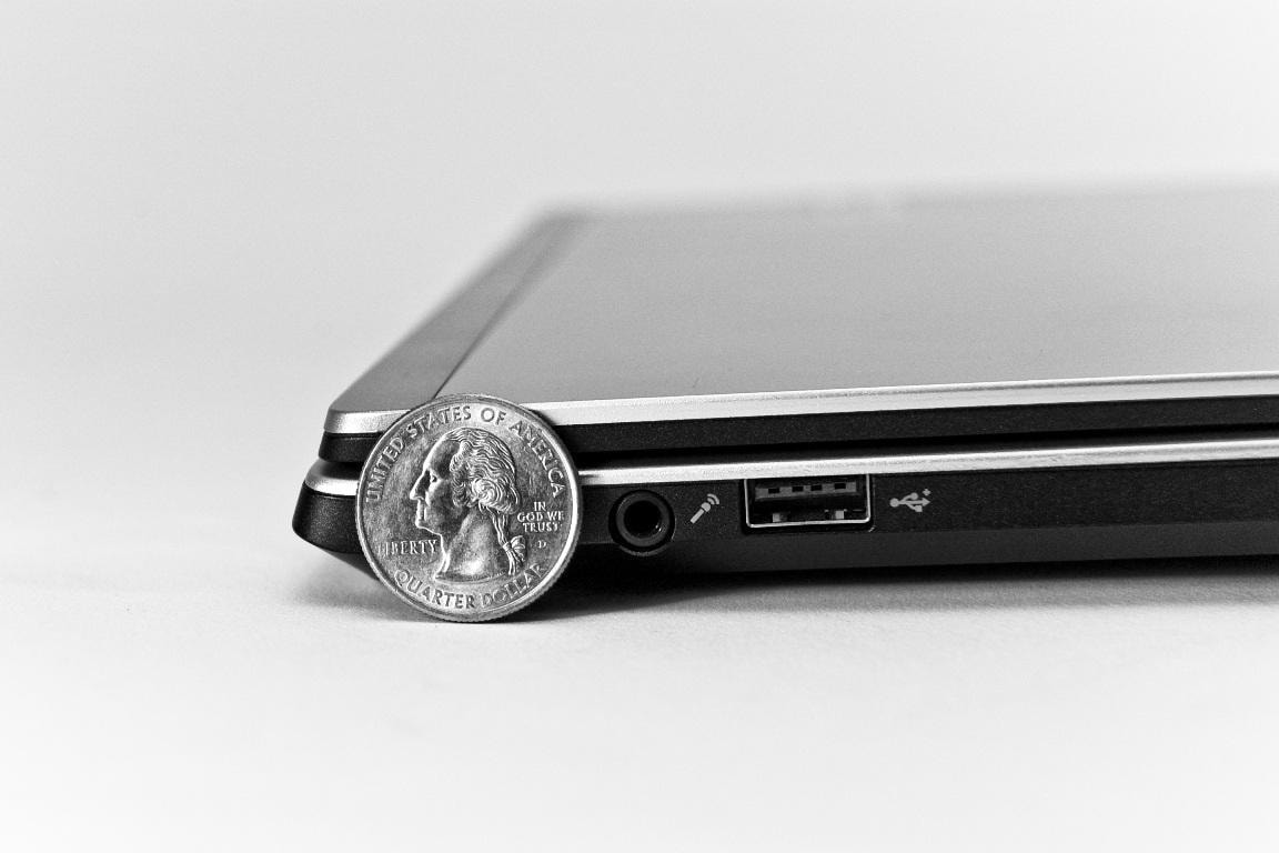 Ultracinki laptop z procesorem 2010 Intel Core na pokładzie
