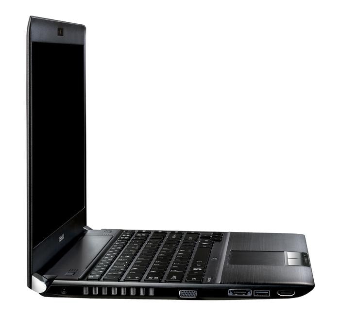 Supercienka, superlekka, superdługo działa na baterii... Toshiba R700