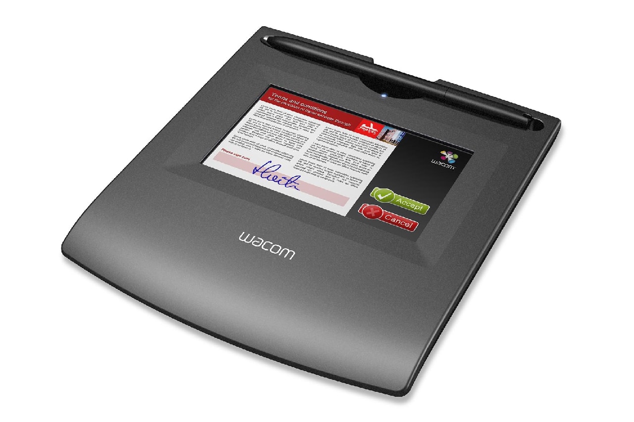 Tablet pozwala na złożenie podpisu w czasie rzeczywistym i w sposób przypominający pisanie piórem po kartce papieru
