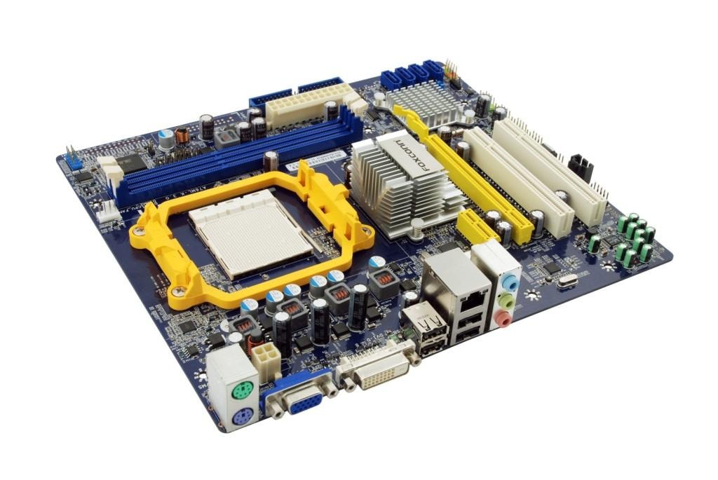 Tania płyta główna dla procesorów AMD AM3