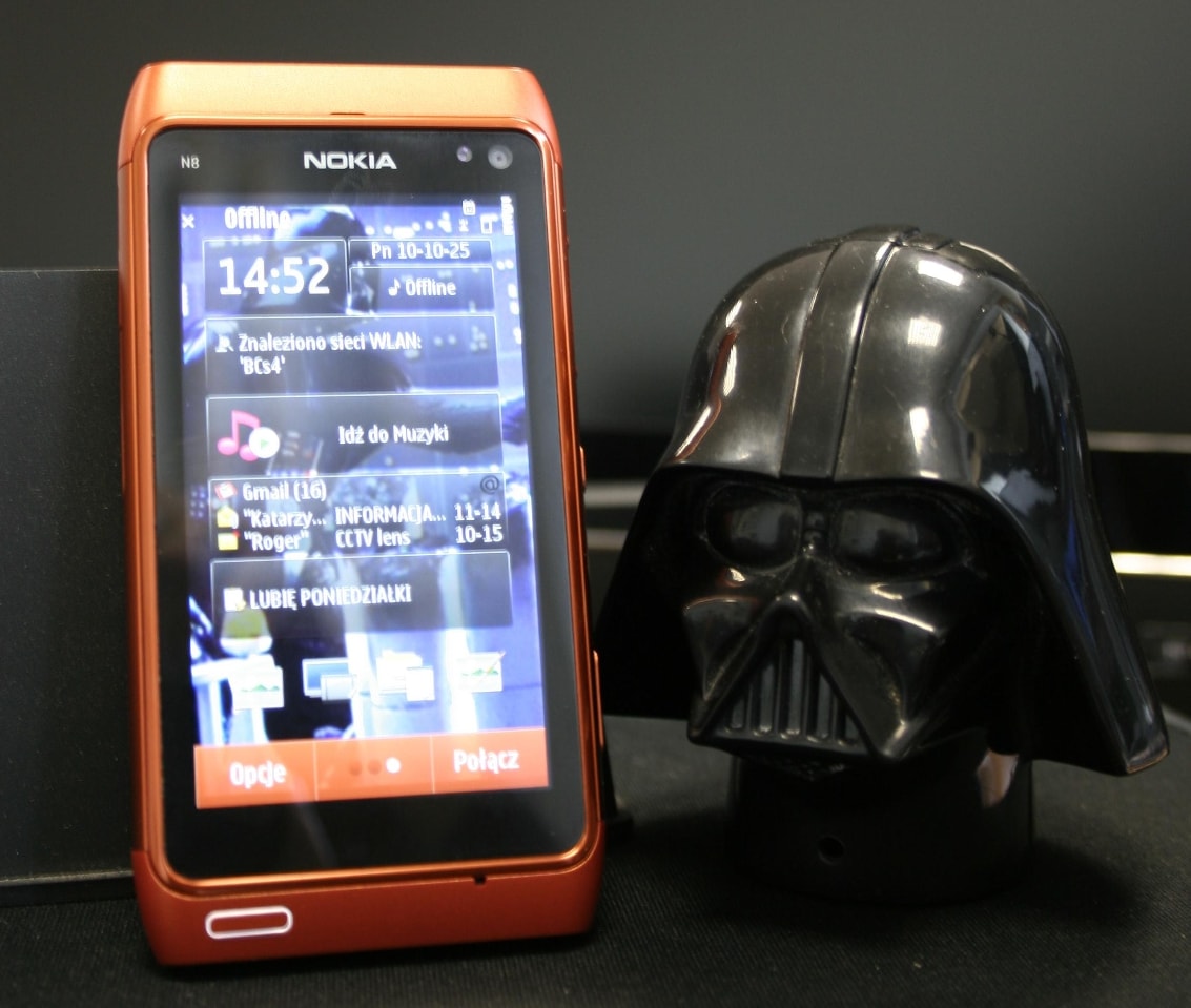 Czy Nokia N8 zdoła przywrócić równowagę Mocy?
