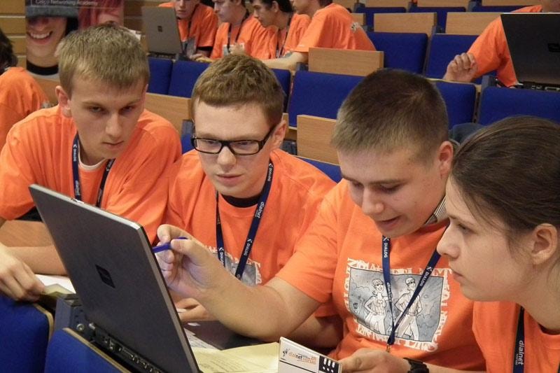 “AltF4” i “eRJotki” zwycięzcami warszawskiego półfinału DialNet Masters