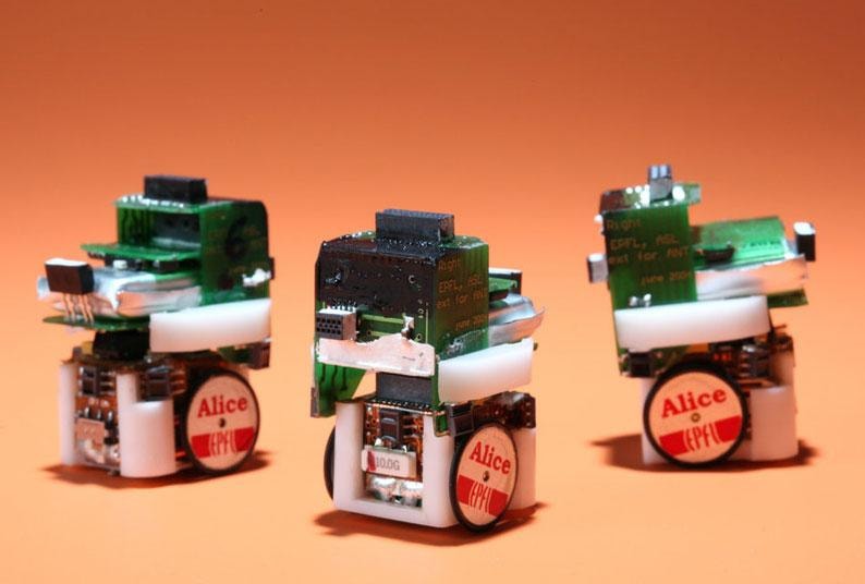 Bohaterowie wśród robotów