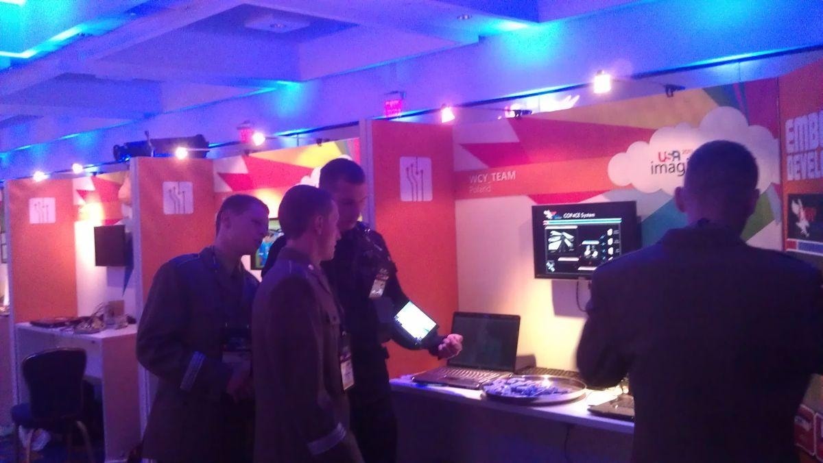 Gliniarze z wyposażeniem, faceci z misją, a Błażej walczy