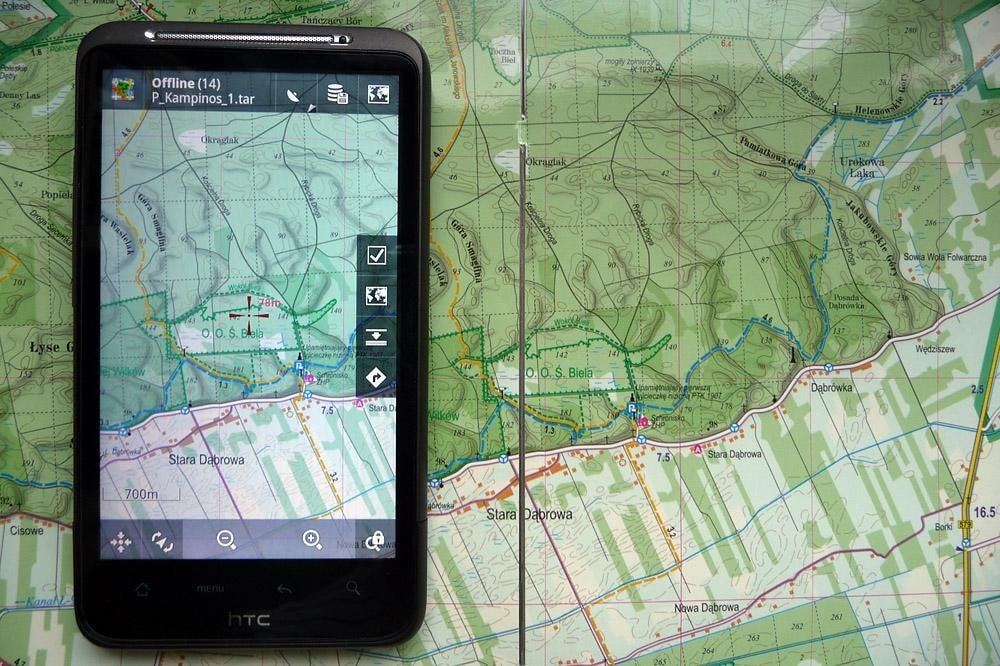 Papierowa i cyfrowa mapa Kampinowskiego Parku Narodowego firmy ExpressMap Polska.