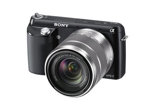 NEX-F3 mierzy ok. 117,3 × 66,6 × 41,3 mm, zaś waży 314 gramów z akumulatorem