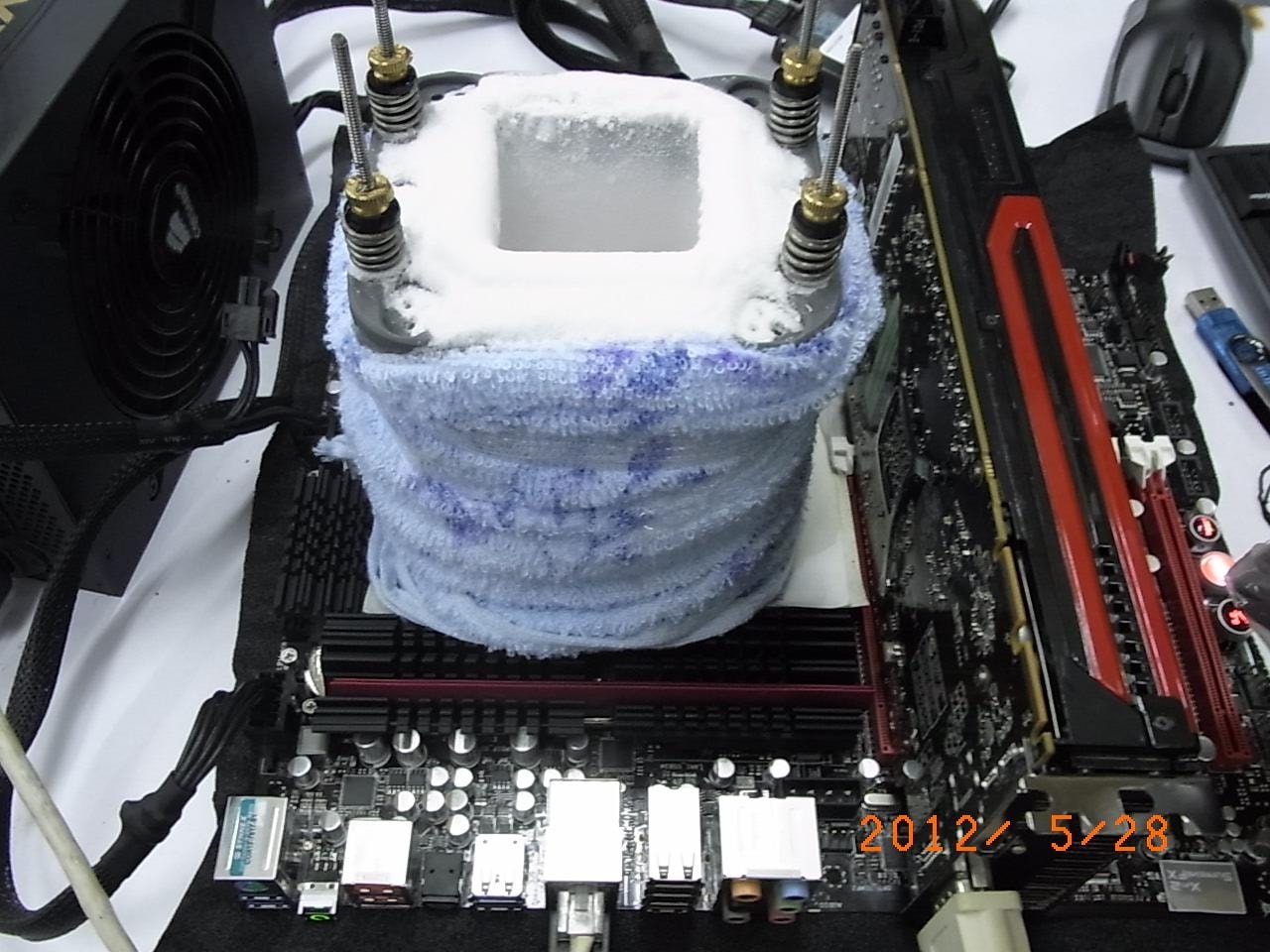 Nowy rekord podkręcania – AMD FX-8150 taktowany zegarem 8805 MHz