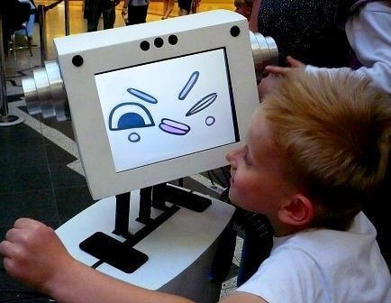 Robot LEMO zwiedza Polskę i szuka przyjaciół