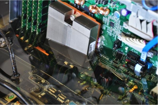 Intel ma nową metodę na chłodzenie serwerów… olejem