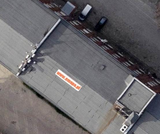 Nowy sposób na reklamę w Internecie – banery na dachach, widziane na zdjęciach lotniczych