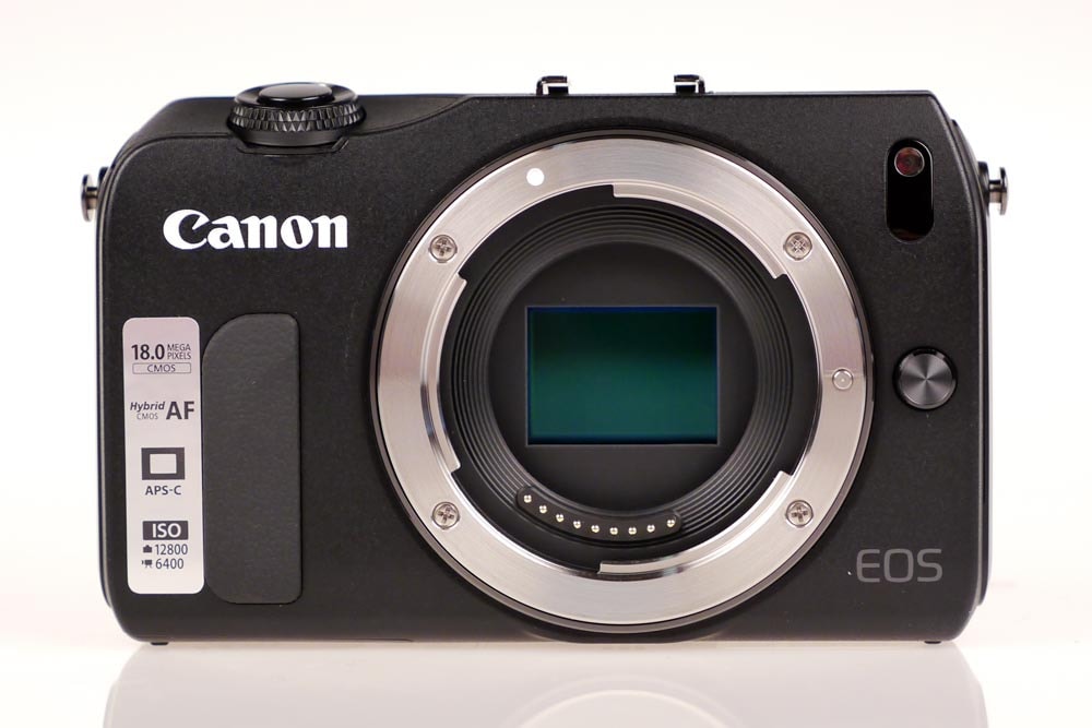 EOS M jest wyposażony w 18-megapikselową matrycę APS-C.