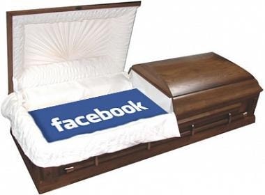 Nastolatki znudzone Facebookiem
