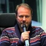 Artur Żmijewski jako Detektyw Bez Sutanny