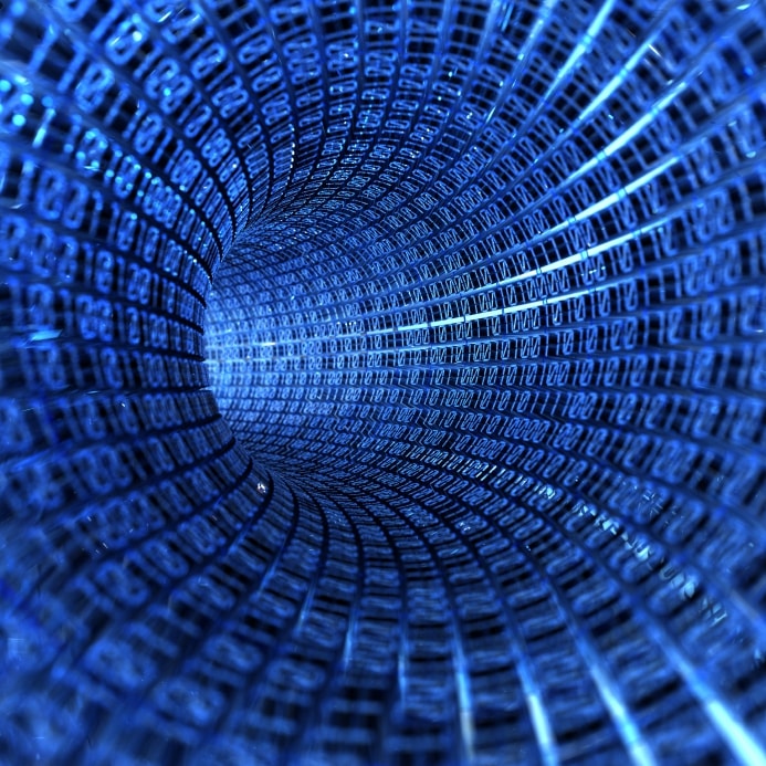 90 proc. Polaków twierdzi, że Internet ułatwia kontakt z bliskimi