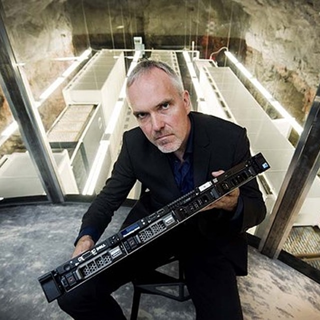 Serwer Wikileaks kupiony przez nastolatka