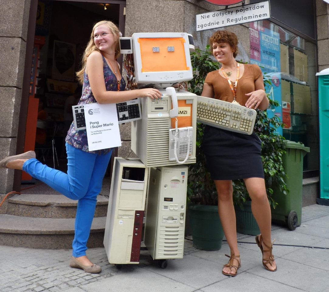 Zobacz, zagraj, posłuchaj