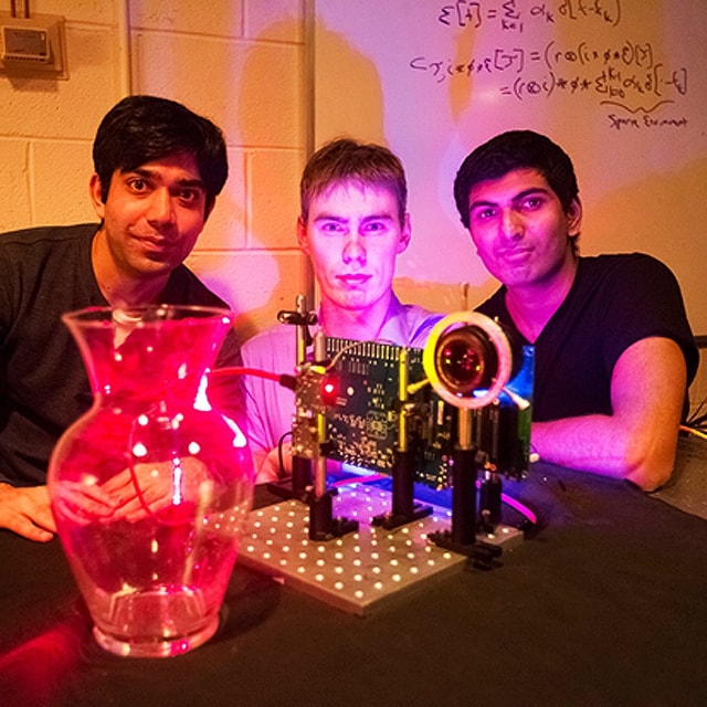 Studenci zbudowali aparat rejestrujący miliard zdjęć na sekundę