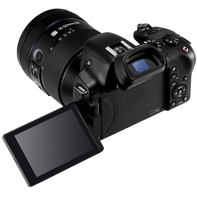 Samsung NX30: pogięło go