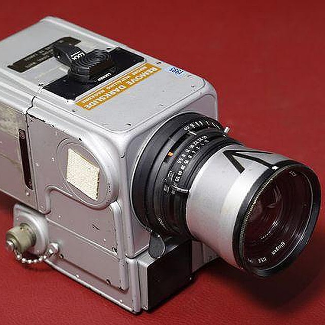 Księżycowy Hasselblad na aukcji