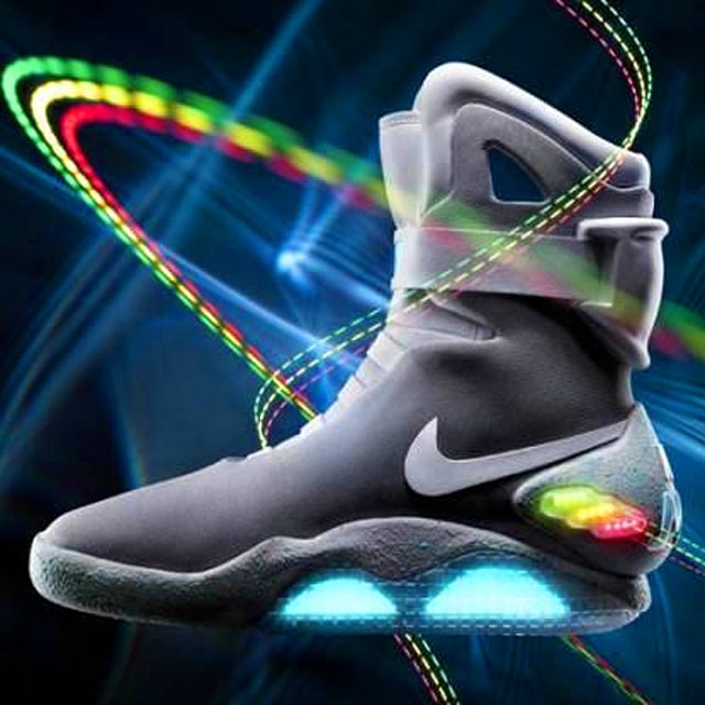 Nike wprowadzi samowiążące się buty