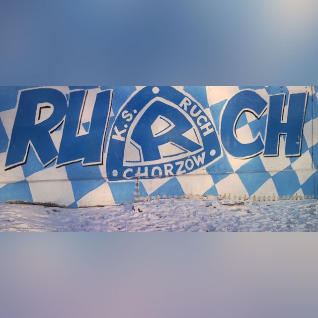 Kolejny polski wirus, tym razem z … muralem Ruchu Chorzów