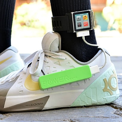 Wynalazek 15-latka ładuje smartfona w trakcie chodzenia