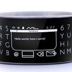 Moment – smartwatch z wygiętym ekranem i 30-dniową baterią