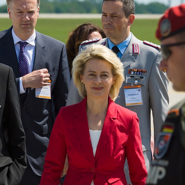 Hakerzy mają już odcisk kciuka niemieckiej Minister Obrony!