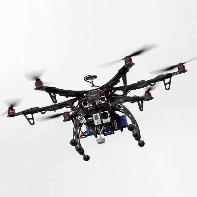 Chińczycy przypilnują studentów za pomocą dronów