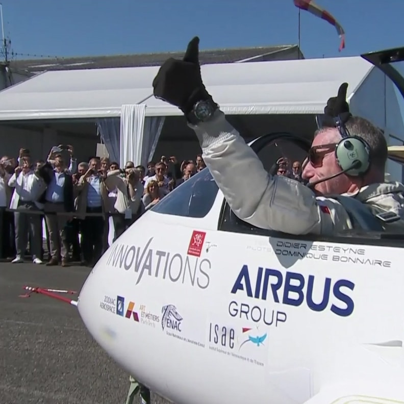 Elektryczny samolot przeleciał dzisiaj kanał La Manche