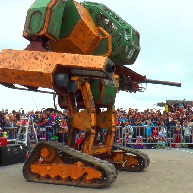 Japonia kontra USA: pojedynek gigantycznych robotów