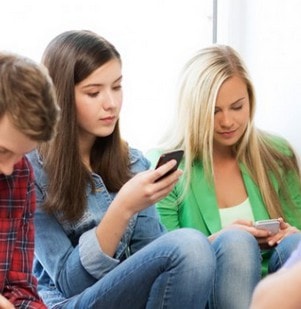 Zawstydzająca liczba osób nie potrafi żyć bez smartfona