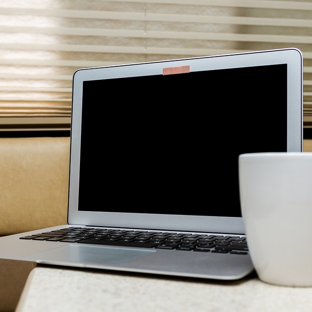 Szef FBI potwierdza: warto zakryć kamerkę internetową