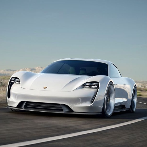 Elektryczne Porsche ma problem: nie warczy