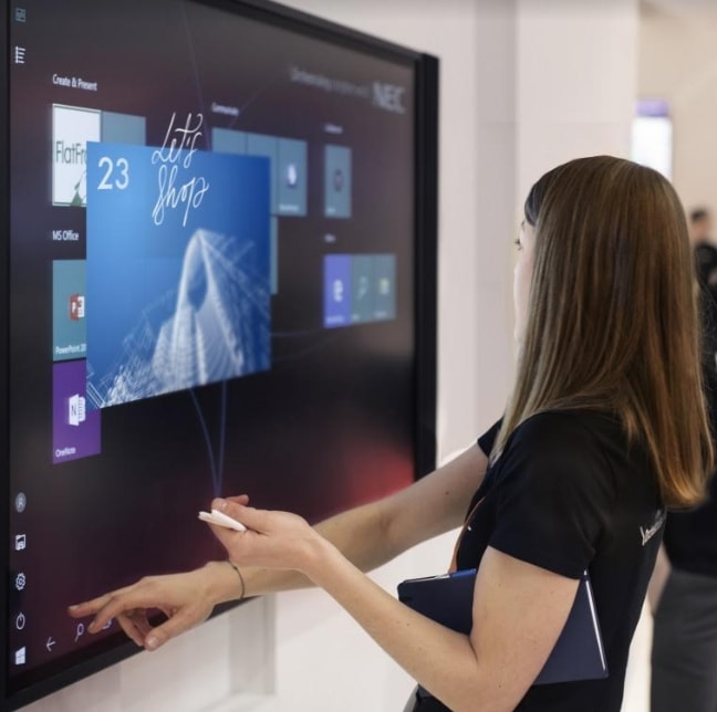 NEC prezentuje InfinityBoard