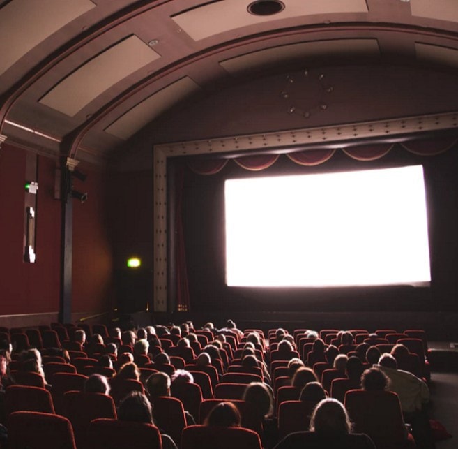 Nowości filmowe trafią do domów 2 tygodnie po premierze?