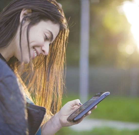 Eye – obudowa do iPhone’a, która zmienia go w smartfon z Androidem