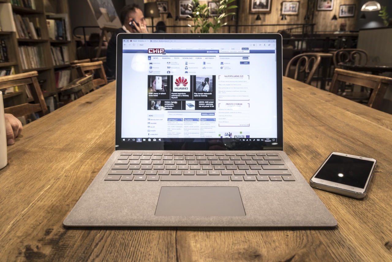 Microsoft Surface Laptop