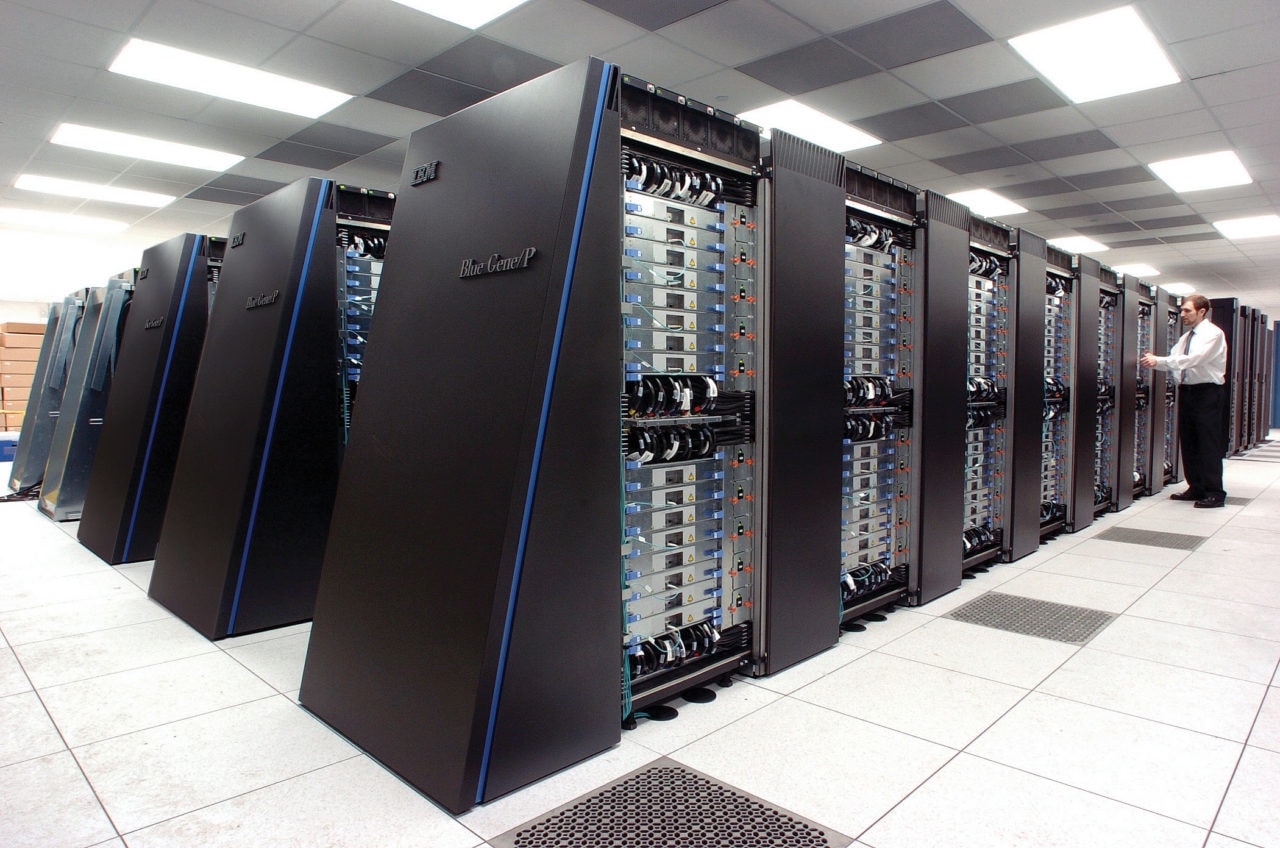 Serwery IBM Z mają szyfrować dane w locie.