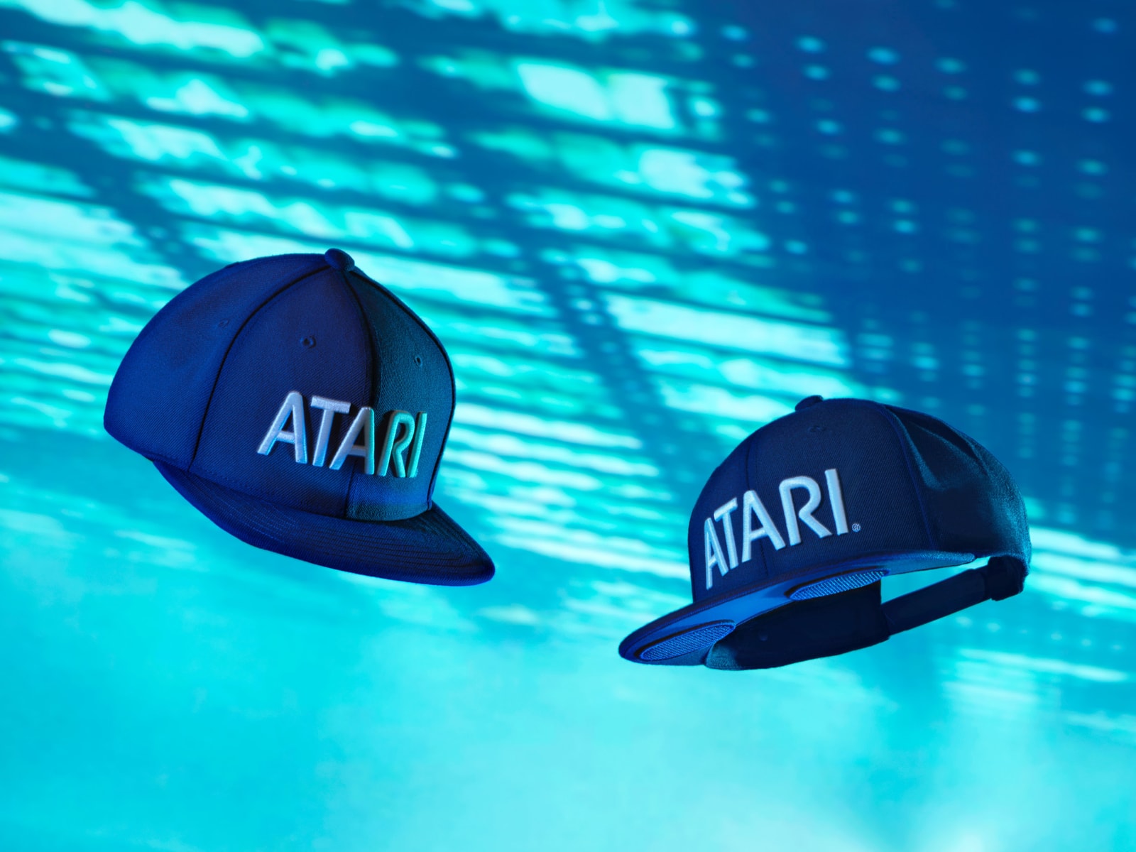 Czapka Atari z głośnikami (fot. Atari)
