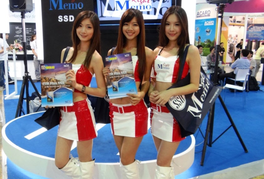 Hostessy na targach Computex