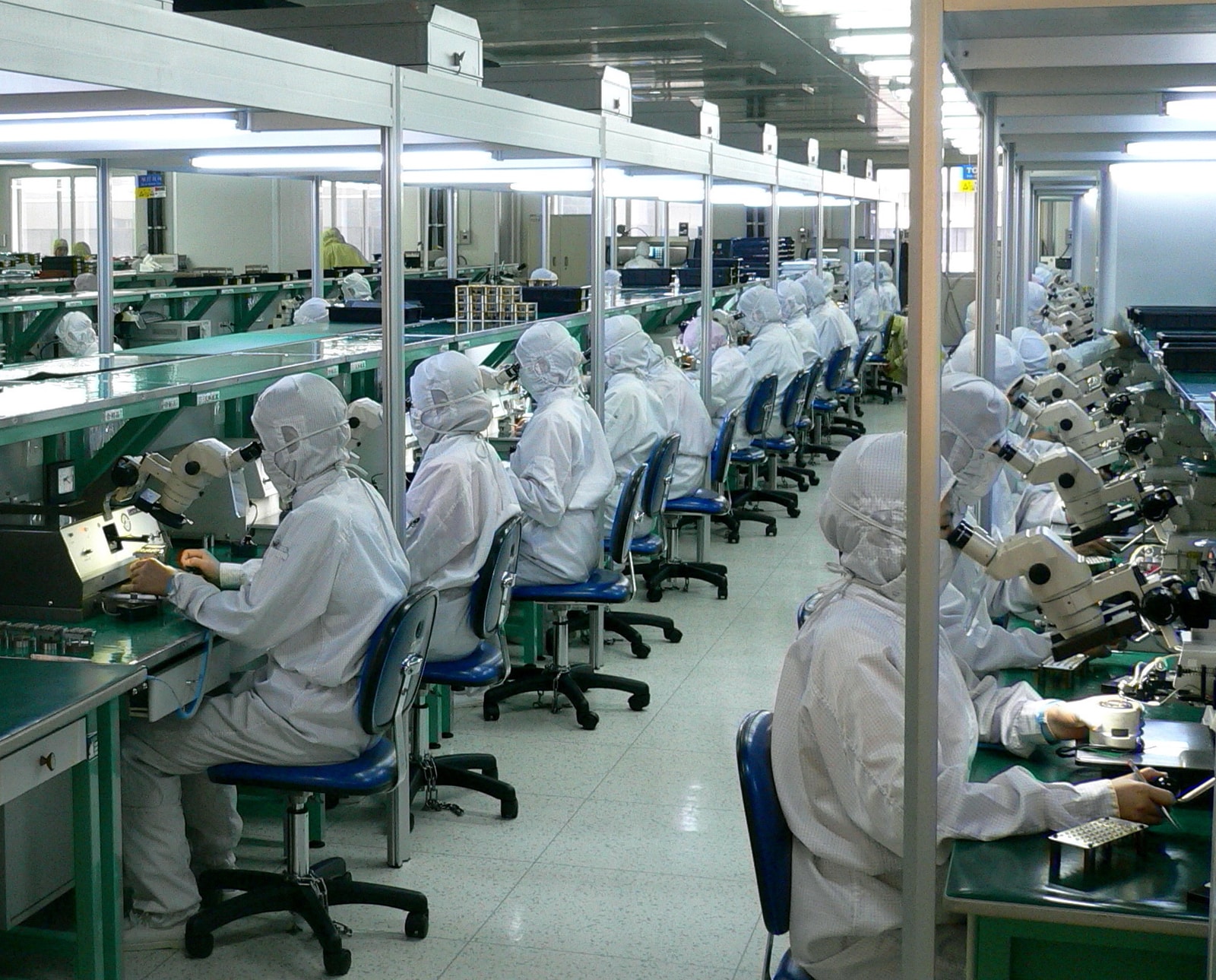 Foxconn zatrudnia setki tysięcy pracowników.