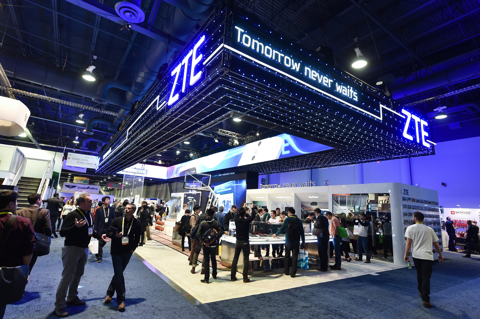 Składany smartfon ZTE z dwoma ekranami